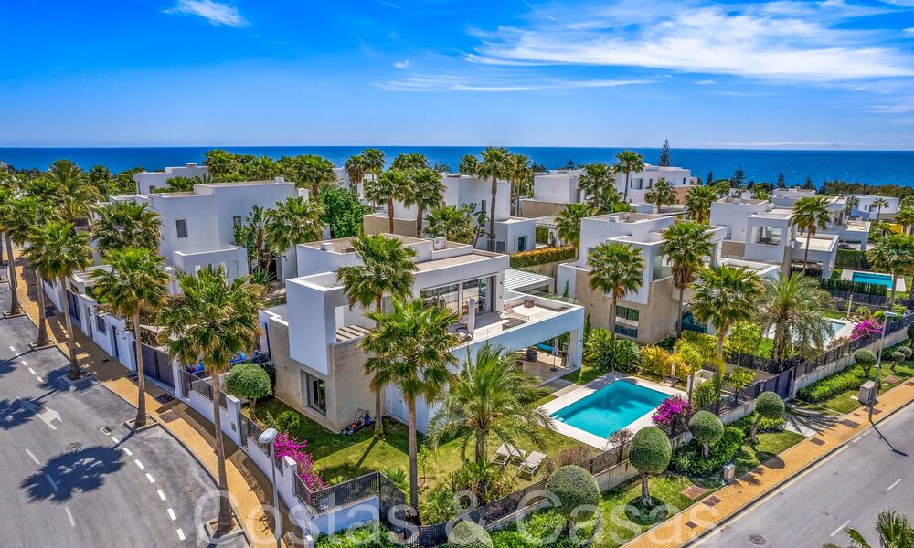 Villa de luxe moderniste à vendre dans un quartier naturel très recherché à l'est du centre de Marbella 68170