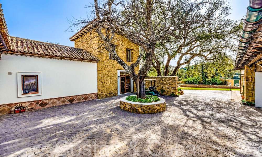 Grand domaine andalou à vendre sur un terrain surélevé de 5 hectares dans les collines de l'est de Marbella 67548