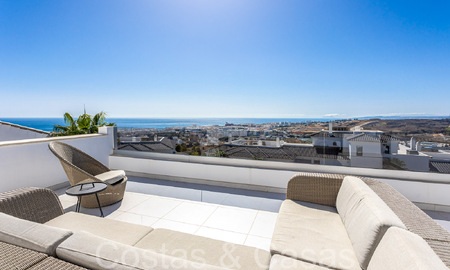 Prêt à emménager, spacieux penthouse avec vue panoramique sur la mer à vendre dans les collines d'Estepona, à proximité du centre 67533