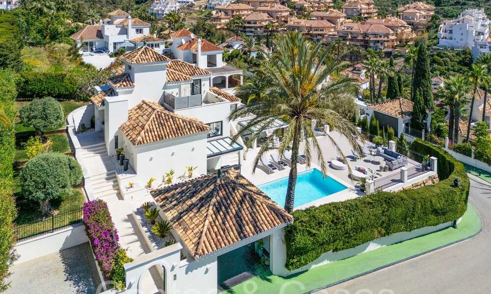 Villa de luxe élégamment rénovée avec vue sur la mer à vendre dans la vallée du golf de Nueva Andalucia, Marbella 67755