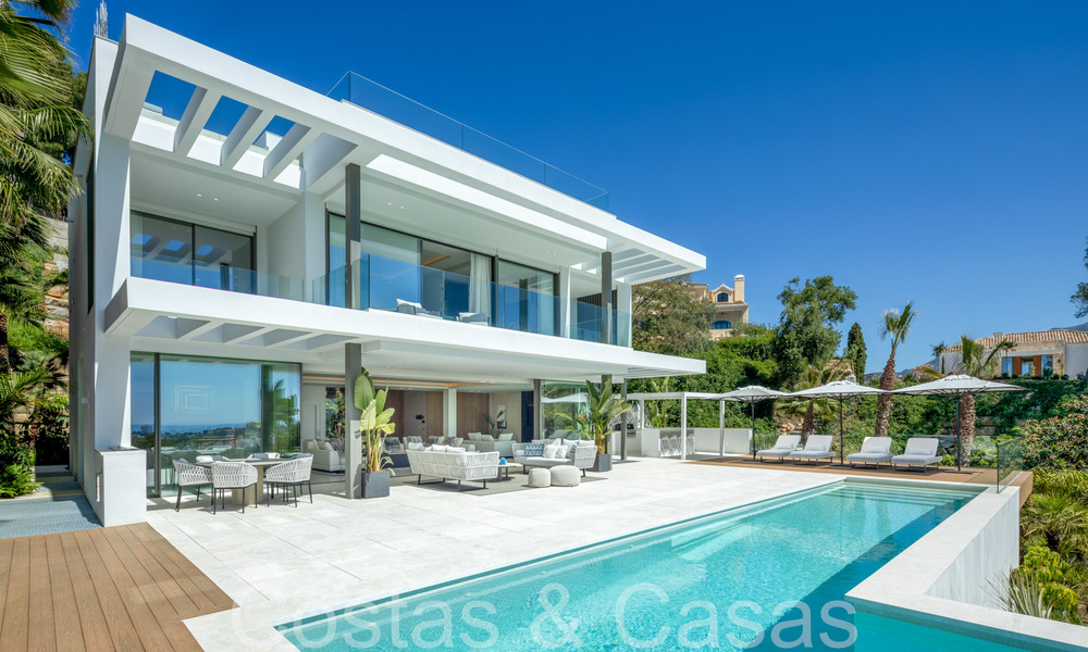 Villa de luxe moderne prête à emménager avec vue imprenable sur la mer à vendre, située à La Quinta, Marbella - Benahavis 67770