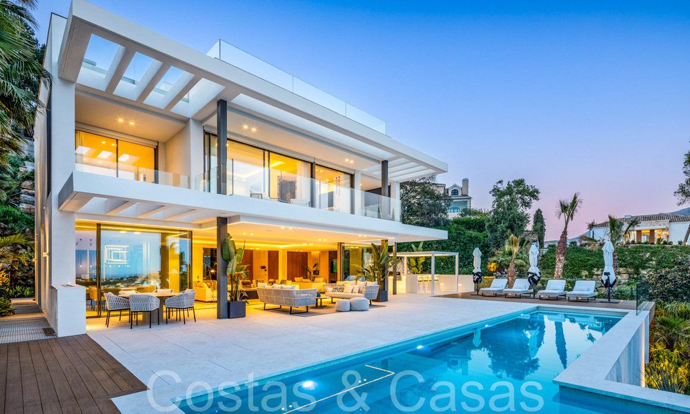 Villa de luxe moderne prête à emménager avec vue imprenable sur la mer à vendre, située à La Quinta, Marbella - Benahavis 67778