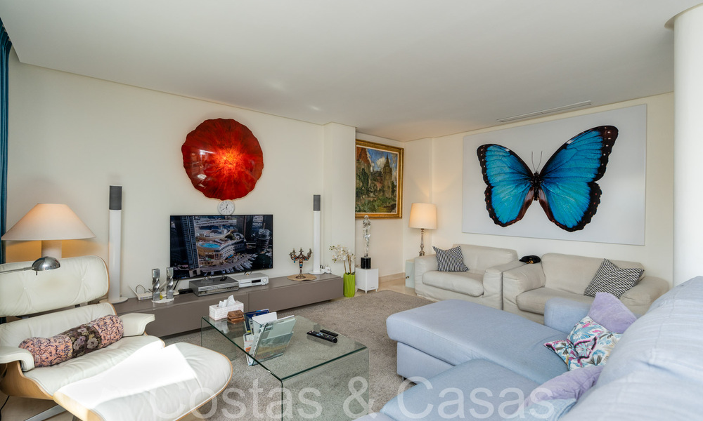 Penthouse en duplex spacieux et lumineux à vendre situé à Nueva Andalucia, Marbella 67987