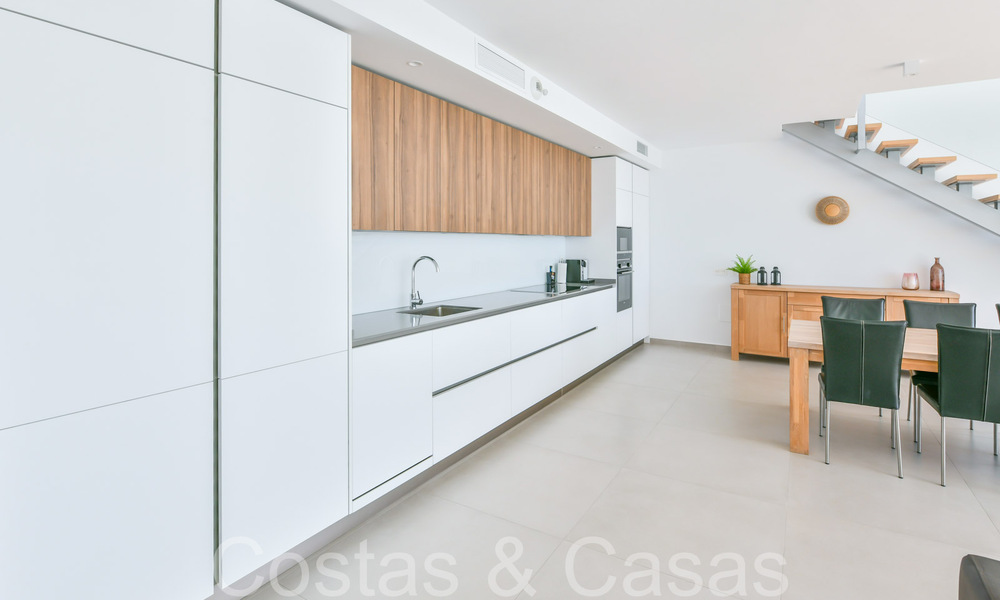 Penthouse en duplex luxueux et moderne avec vue panoramique sur la mer à vendre à Benalmadena, Costa del Sol 68010