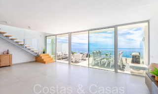 Penthouse en duplex luxueux et moderne avec vue panoramique sur la mer à vendre à Benalmadena, Costa del Sol 68012 