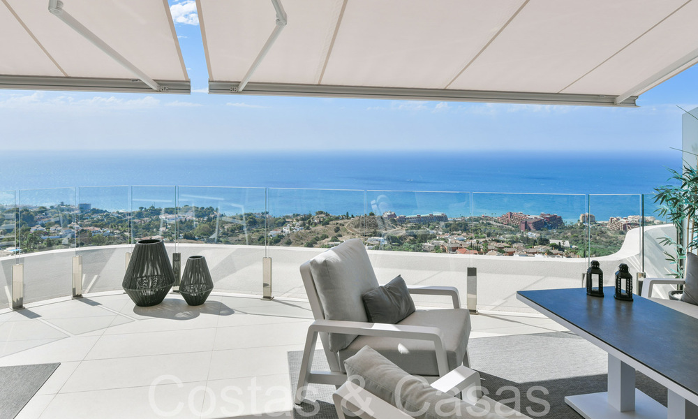 Penthouse en duplex luxueux et moderne avec vue panoramique sur la mer à vendre à Benalmadena, Costa del Sol 68016