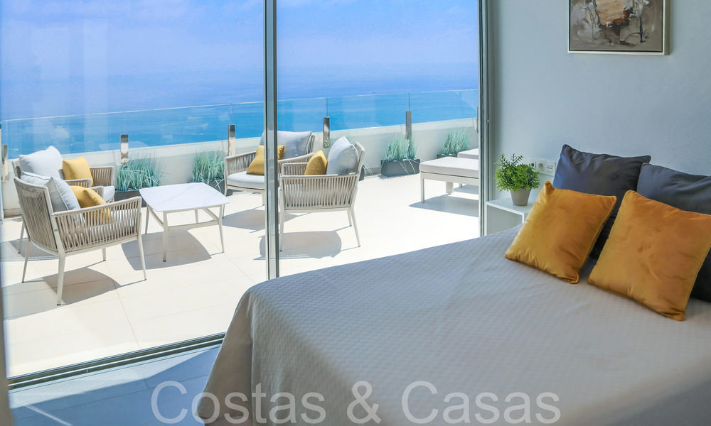 Penthouse en duplex luxueux et moderne avec vue panoramique sur la mer à vendre à Benalmadena, Costa del Sol 68022