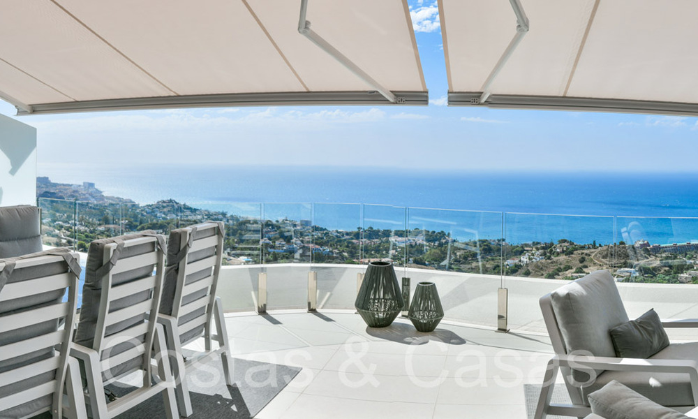 Penthouse en duplex luxueux et moderne avec vue panoramique sur la mer à vendre à Benalmadena, Costa del Sol 68025