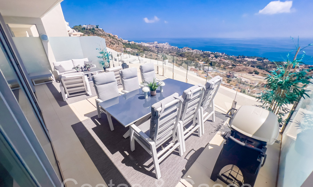 Penthouse en duplex luxueux et moderne avec vue panoramique sur la mer à vendre à Benalmadena, Costa del Sol 68029