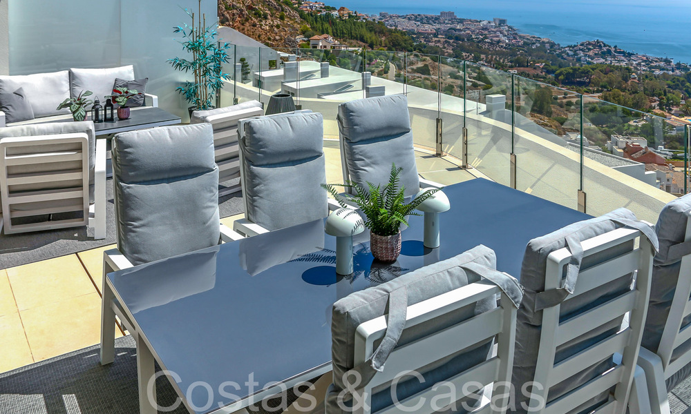 Penthouse en duplex luxueux et moderne avec vue panoramique sur la mer à vendre à Benalmadena, Costa del Sol 68033