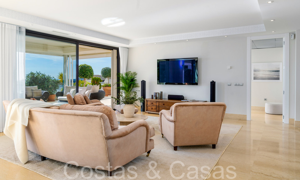 Luxueux appartement à vendre avec vue dégagée et panoramique sur la mer à Nueva Andalucia, Marbella 68092