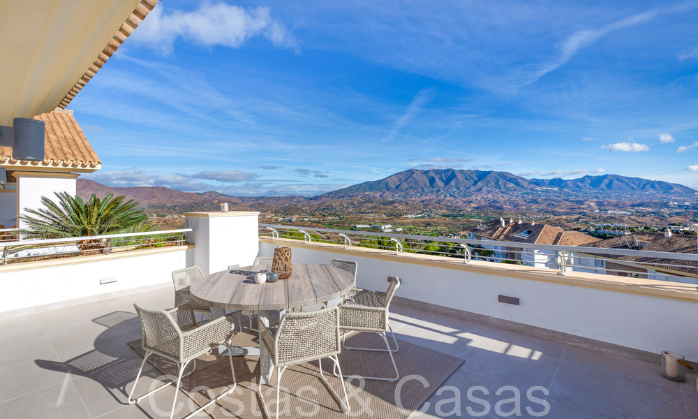 Penthouse élégant avec de belles vues à vendre dans un complexe de golf exclusif à Mijas, Costa del Sol 68305