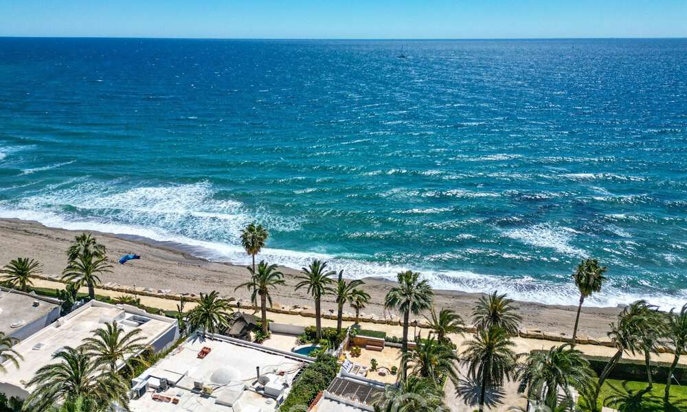 Villa de luxe avec vue dégagée sur la mer à vendre, directement sur la plage du prestigieux Golden Mile de Marbella 68309