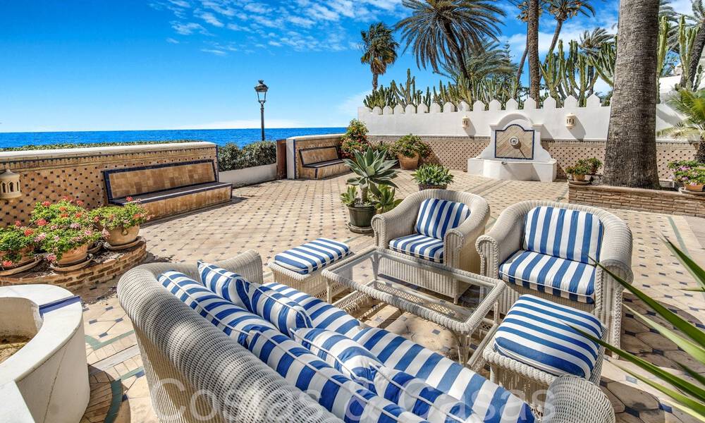 Villa de luxe avec vue dégagée sur la mer à vendre, directement sur la plage du prestigieux Golden Mile de Marbella 68316