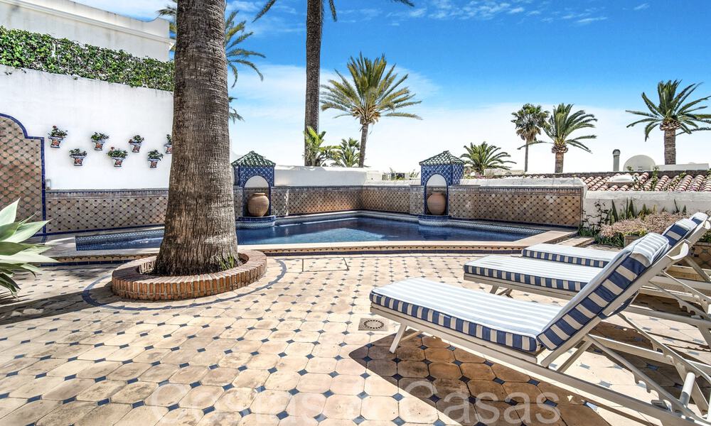 Villa de luxe avec vue dégagée sur la mer à vendre, directement sur la plage du prestigieux Golden Mile de Marbella 68323