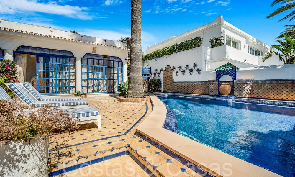 Villa de luxe avec vue dégagée sur la mer à vendre, directement sur la plage du prestigieux Golden Mile de Marbella 68336