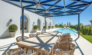 Villa de luxe prête à emménager au design méditerranéen contemporain à vendre dans un prestigieux quartier de golf à Nueva Andalucia, Marbella 68408 