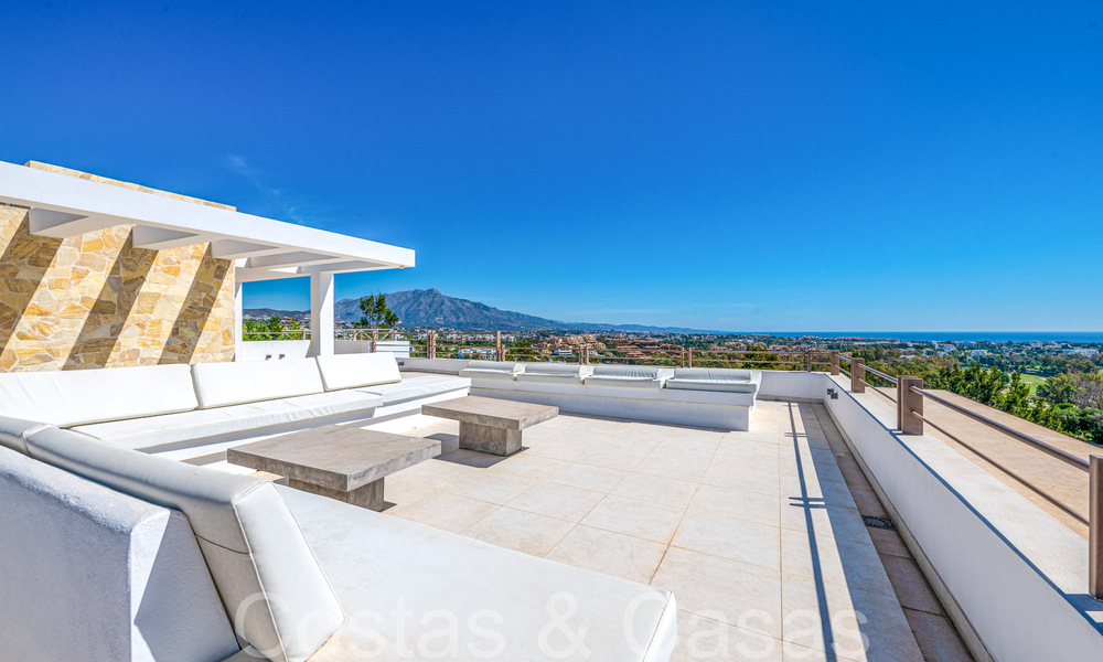 Villa design haut de gamme prête à emménager à vendre, en première ligne de golf avec vue sur la mer à Benahavis - Marbella 68414