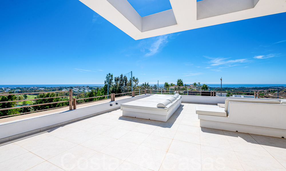 Villa design haut de gamme prête à emménager à vendre, en première ligne de golf avec vue sur la mer à Benahavis - Marbella 68415