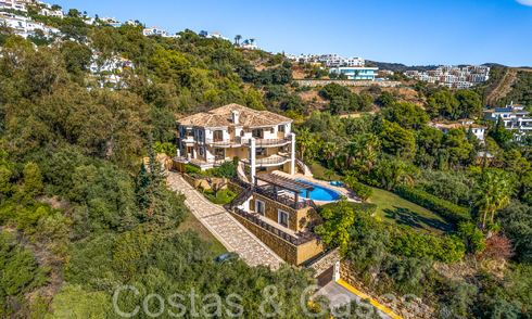 Imposante villa de style unique à vendre avec vue panoramique sur la mer située sur les collines de Marbella Est 68180