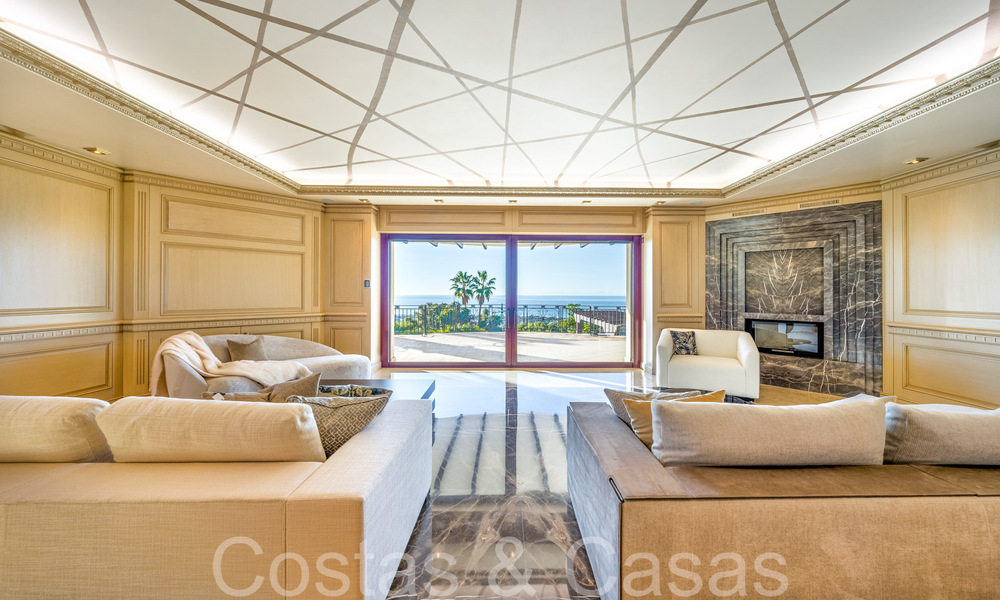 Imposante villa de style unique à vendre avec vue panoramique sur la mer située sur les collines de Marbella Est 68182