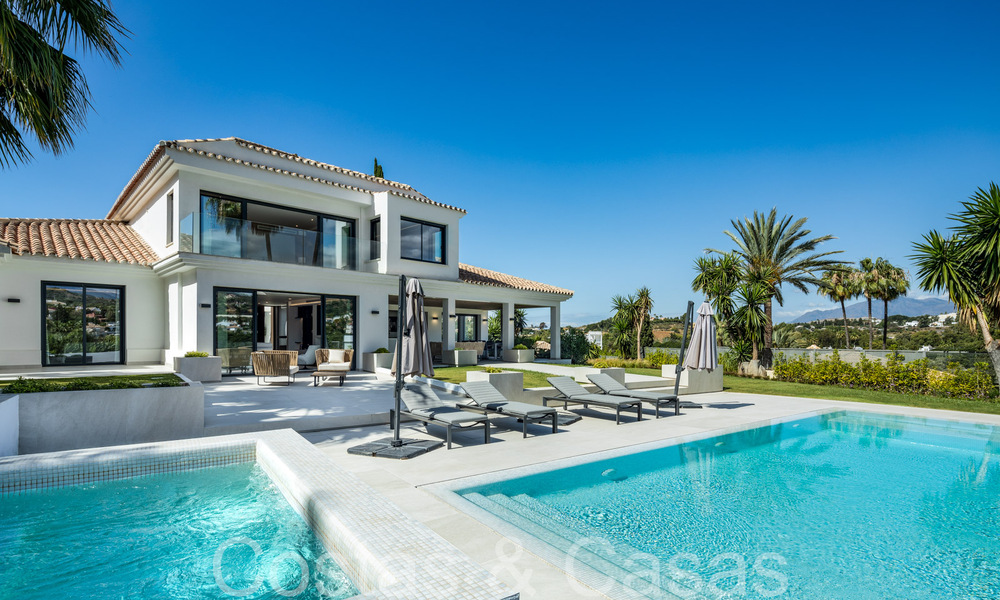 Villa de luxe contemporaine rénovée à vendre, en première ligne de golf à Nueva Andalucia, Marbella 70518