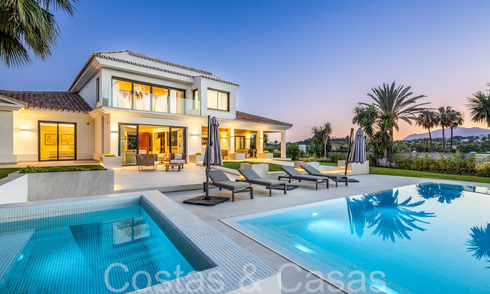 Villa de luxe contemporaine rénovée à vendre, en première ligne de golf à Nueva Andalucia, Marbella 70536