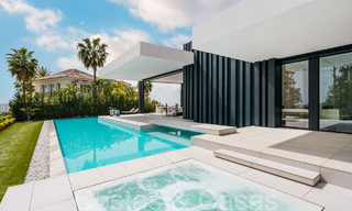 Villa moderne de plain-pied et luxueuse à vendre directement sur le terrain de golf à Benahavis - Marbella 68468 