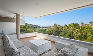 Prêt à emménager dans un appartement moderne à vendre avec vue panoramique à Benahavis - Marbella 68531 