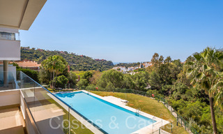 Prêt à emménager dans un appartement moderne à vendre avec vue panoramique à Benahavis - Marbella 68534 