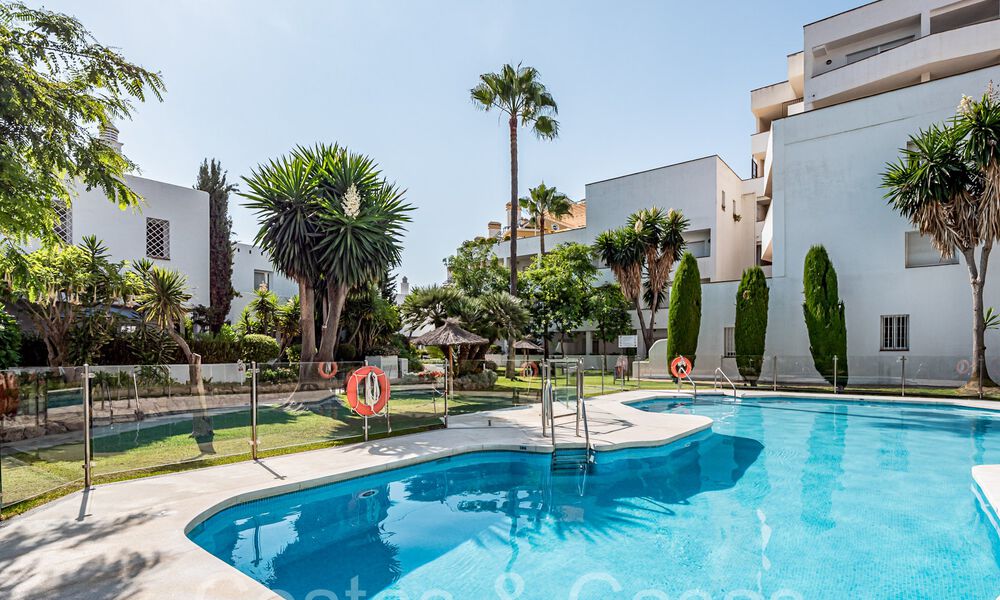 Luxueux appartement de 4 chambres à vendre dans une communauté fermée à Nueva Andalucia, Marbella 68734