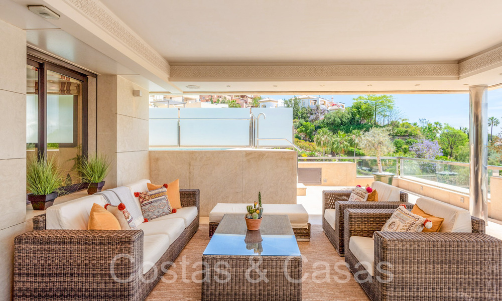 Luxueux penthouse en duplex à vendre avec piscine privée et vue sur la mer à Nueva Andalucia, Marbella 68964