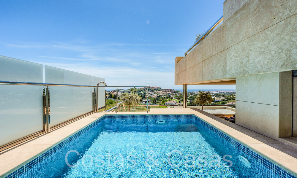 Luxueux penthouse en duplex à vendre avec piscine privée et vue sur la mer à Nueva Andalucia, Marbella 68997