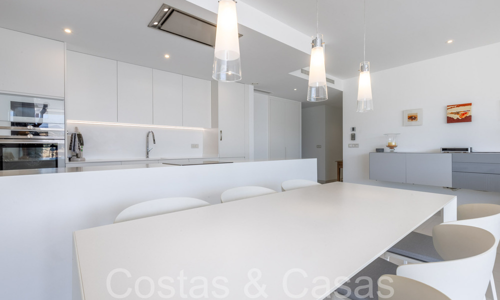 Appartement moderne et design prêt à emménager à vendre près du terrain de golf dans le triangle d'or de Marbella - Benahavis - Estepona 68807
