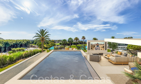 Revente! Maison design ultramoderne à vendre dans un complexe privilégié sur le Golden Mile de Marbella 69095