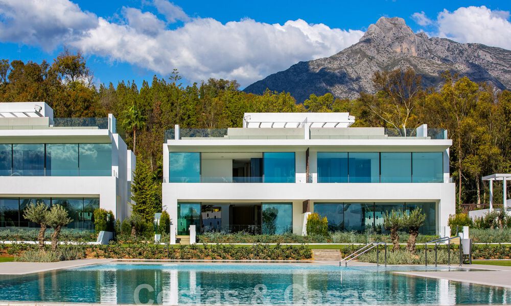 Revente! Maison design ultramoderne à vendre dans un complexe privilégié sur le Golden Mile de Marbella 69357