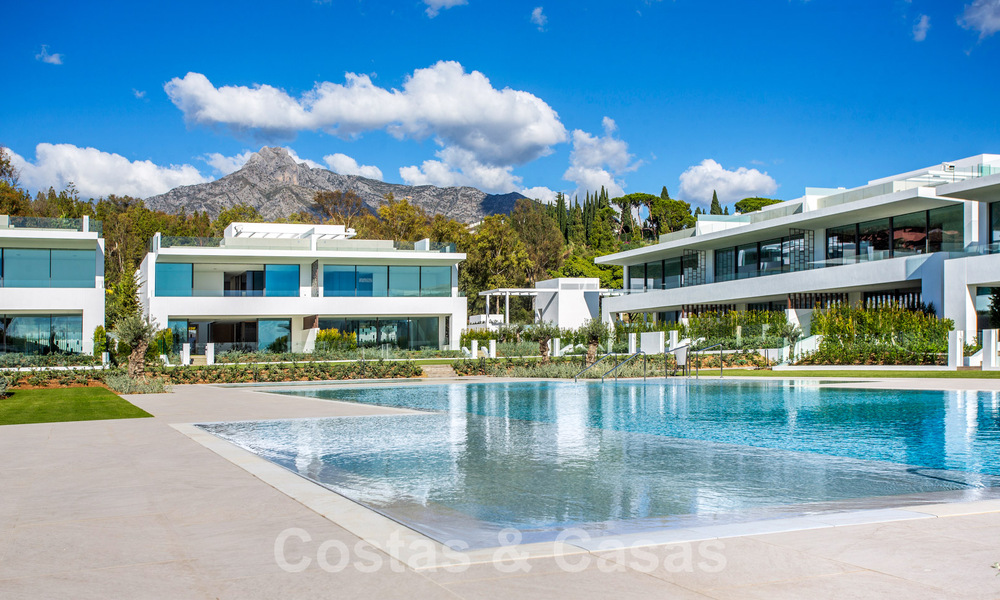 Revente! Maison design ultramoderne à vendre dans un complexe privilégié sur le Golden Mile de Marbella 69358