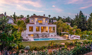 Belle villa rénovée de style méditerranéen contemporain à vendre, adjacente au terrain de golf de Benahavis - Marbella 69124 