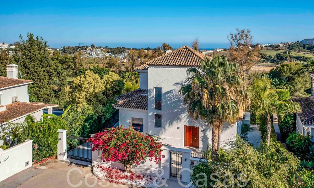 Belle villa rénovée de style méditerranéen contemporain à vendre, adjacente au terrain de golf de Benahavis - Marbella 69128
