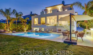 Belle villa rénovée de style méditerranéen contemporain à vendre, adjacente au terrain de golf de Benahavis - Marbella 69137 