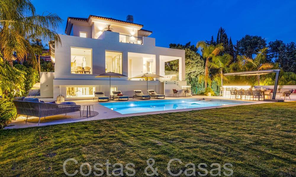Belle villa rénovée de style méditerranéen contemporain à vendre, adjacente au terrain de golf de Benahavis - Marbella 69140