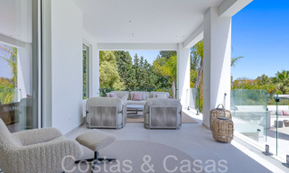 Belle villa rénovée de style méditerranéen contemporain à vendre, adjacente au terrain de golf de Benahavis - Marbella 69212 
