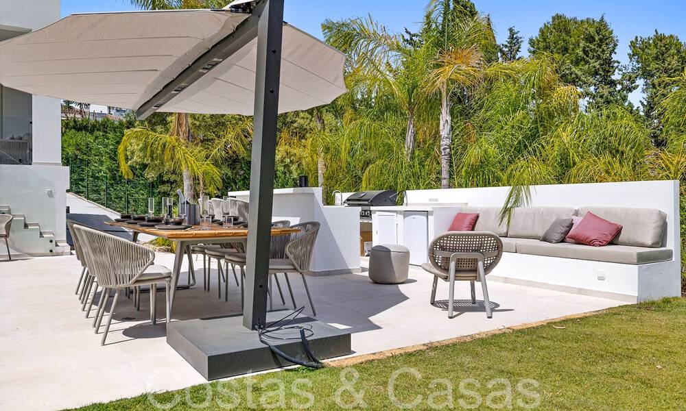 Belle villa rénovée de style méditerranéen contemporain à vendre, adjacente au terrain de golf de Benahavis - Marbella 69220