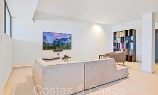 Belle villa rénovée de style méditerranéen contemporain à vendre, adjacente au terrain de golf de Benahavis - Marbella 69237 
