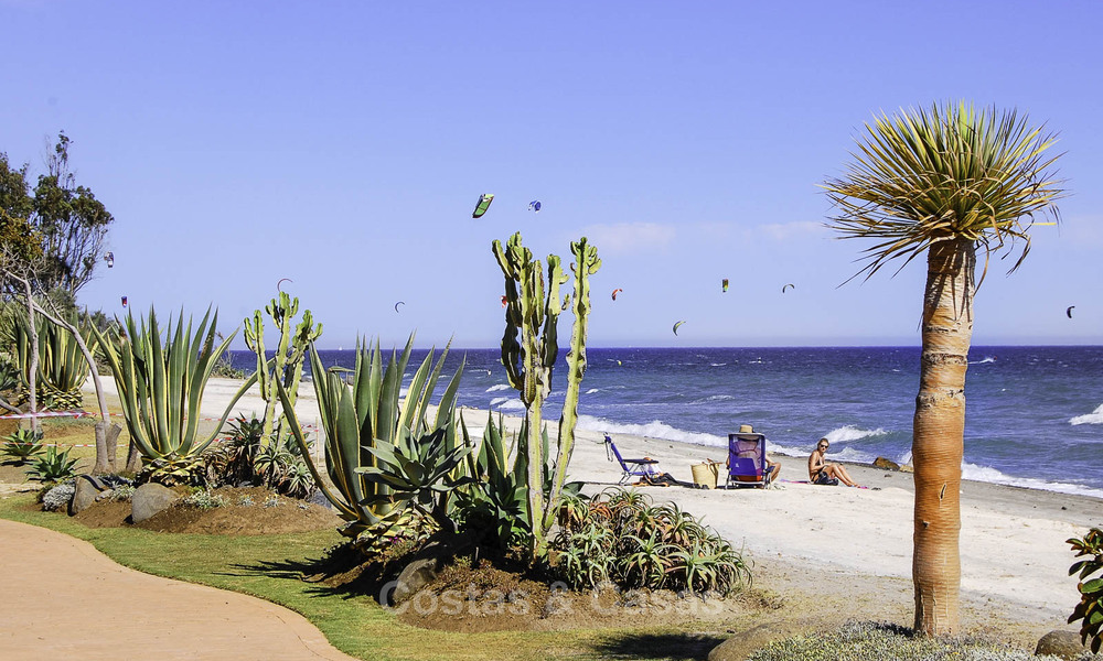 Appartement supérieur avec jardin dans un complexe privilégié en bord de mer sur le New Golden Mile entre Marbella et Estepona 69405