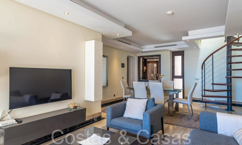 Penthouse à vendre dans un complexe de première ligne de plage sur le New Golden Mile entre Marbella et Estepona 69336