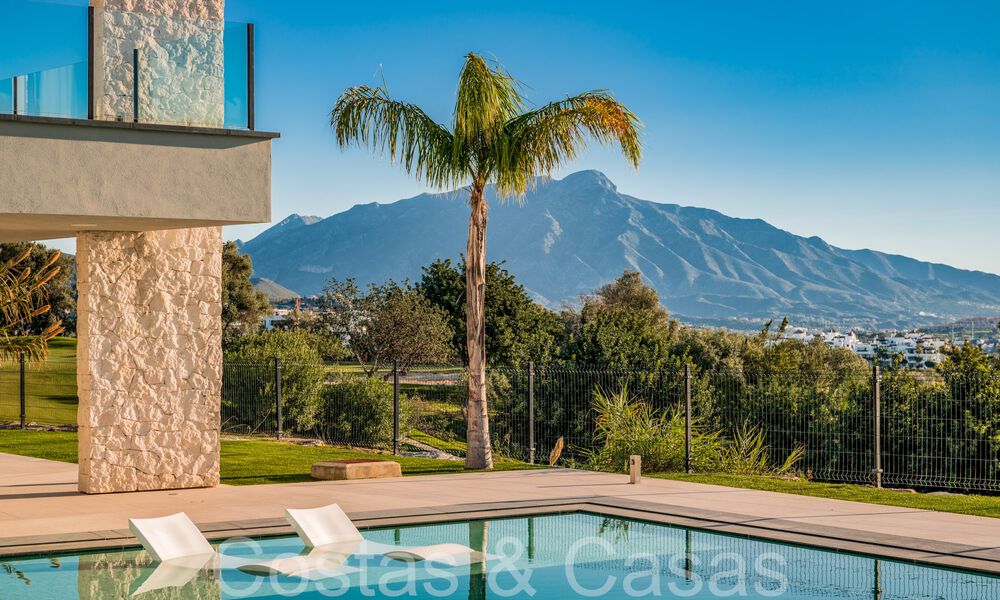 Villa de luxe supérieure à vendre, en première ligne de golf avec vue panoramique sur les montagnes, le golf et la mer à Benahavis - Marbella 69301