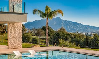 Villa de luxe supérieure à vendre, en première ligne de golf avec vue panoramique sur les montagnes, le golf et la mer à Benahavis - Marbella 69301 