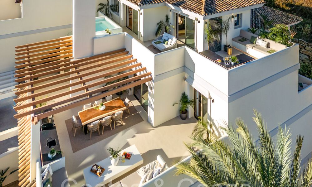 Penthouse en duplex de premier ordre avec vue panoramique sur la mer et piscine privée à vendre à Nueva Andalucia, Marbella 69447