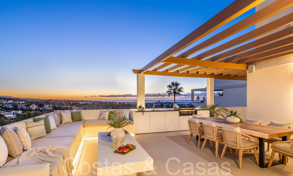 Penthouse en duplex de premier ordre avec vue panoramique sur la mer et piscine privée à vendre à Nueva Andalucia, Marbella 69453